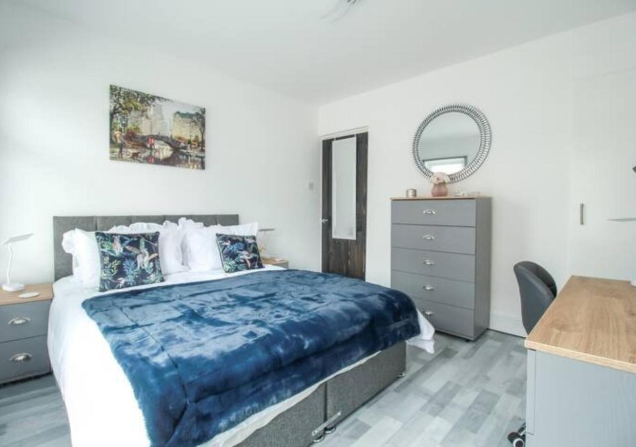 Pet Friendly 2-bed Bond Steeet Near Marina & Town And Free Parking Holiday home *